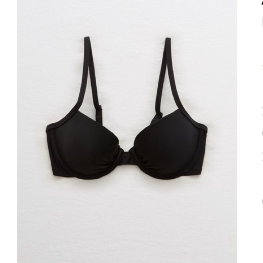 NWOT lightly lined bikini top